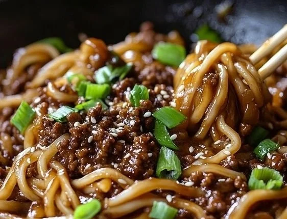 Mongolische Hackfleischnudeln Rezept für schnelle Wochennächte
